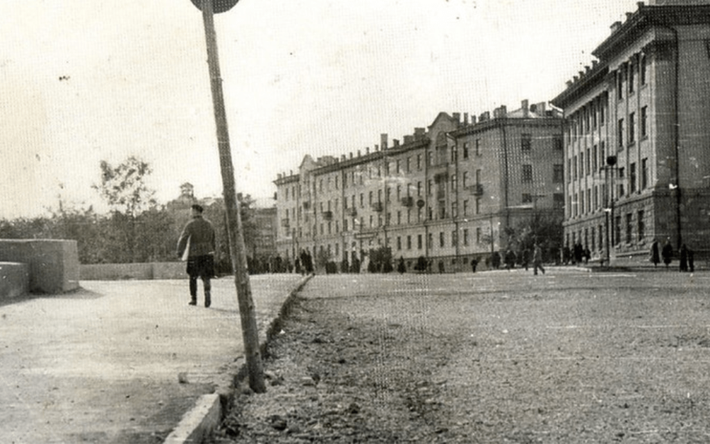 This is an archival black and white picture of 1950s naples used to provide an image of how life may have faired for people in the period of "My Brilliant Friend".