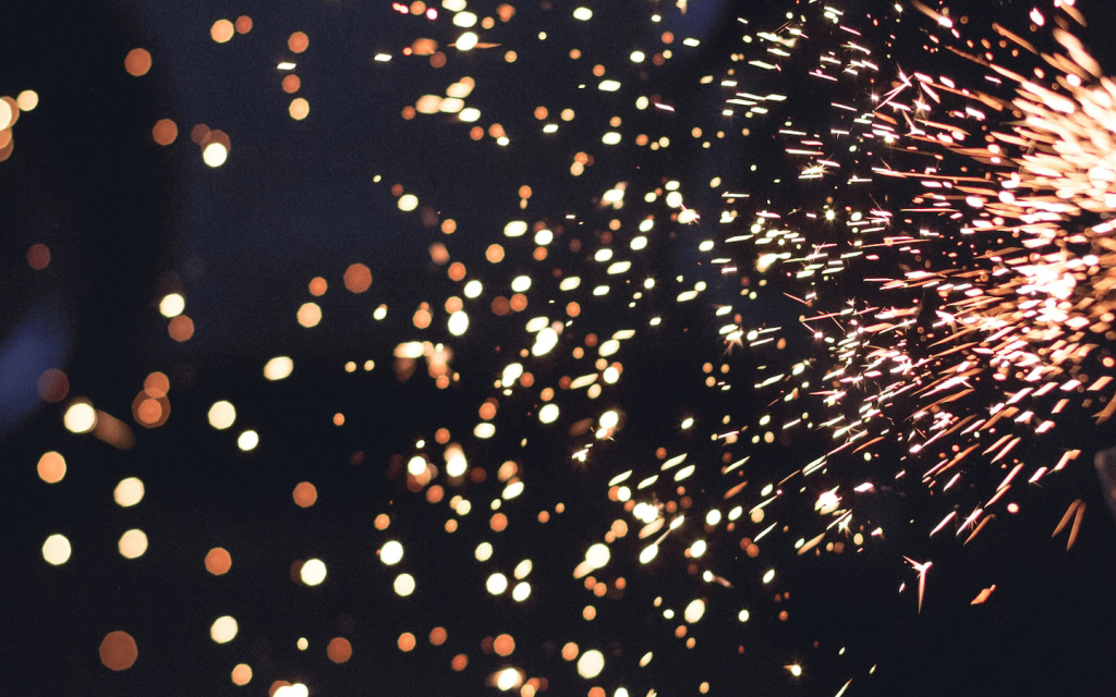 This is fire works against a dark sky. It features a mulitude of colours spray across the image with the sparks emitting from the right side of the frame. This is used to signify the explosive moments in episode 19 and 20 of "Mr. Queen".